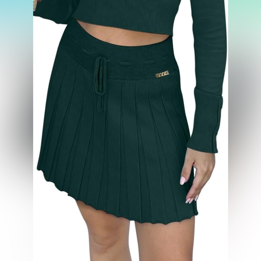 Sleek Green Pleated Sweater Skirt, NWT!